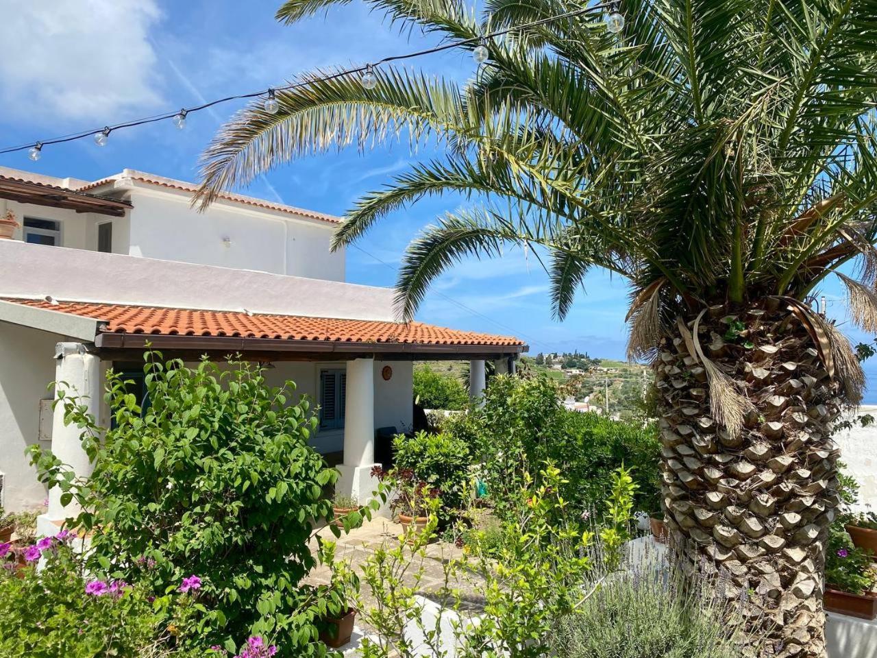 Villa Casa Zagami à Malfa  Extérieur photo